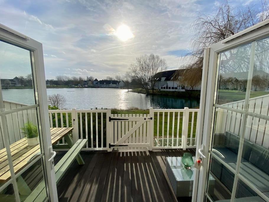 Emerald Lake House South Cerney Exteriör bild
