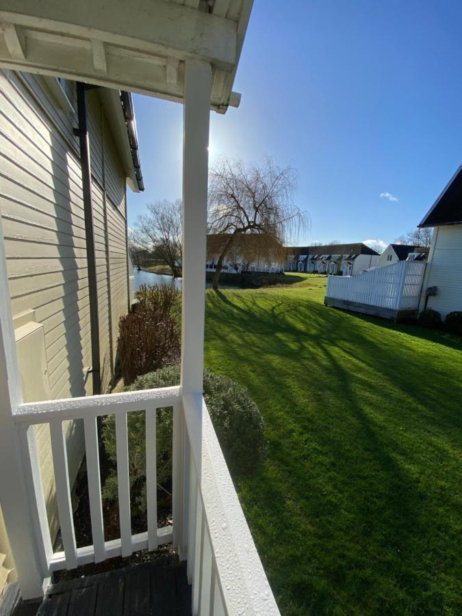 Emerald Lake House South Cerney Exteriör bild