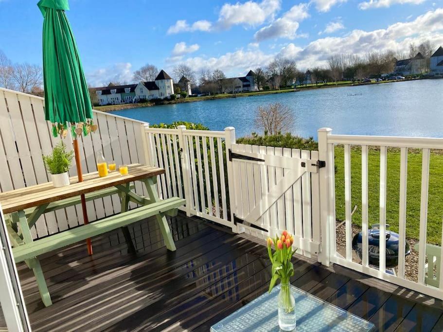 Emerald Lake House South Cerney Exteriör bild