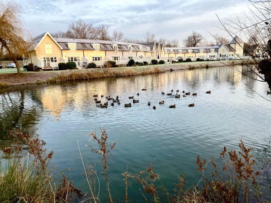 Emerald Lake House South Cerney Exteriör bild