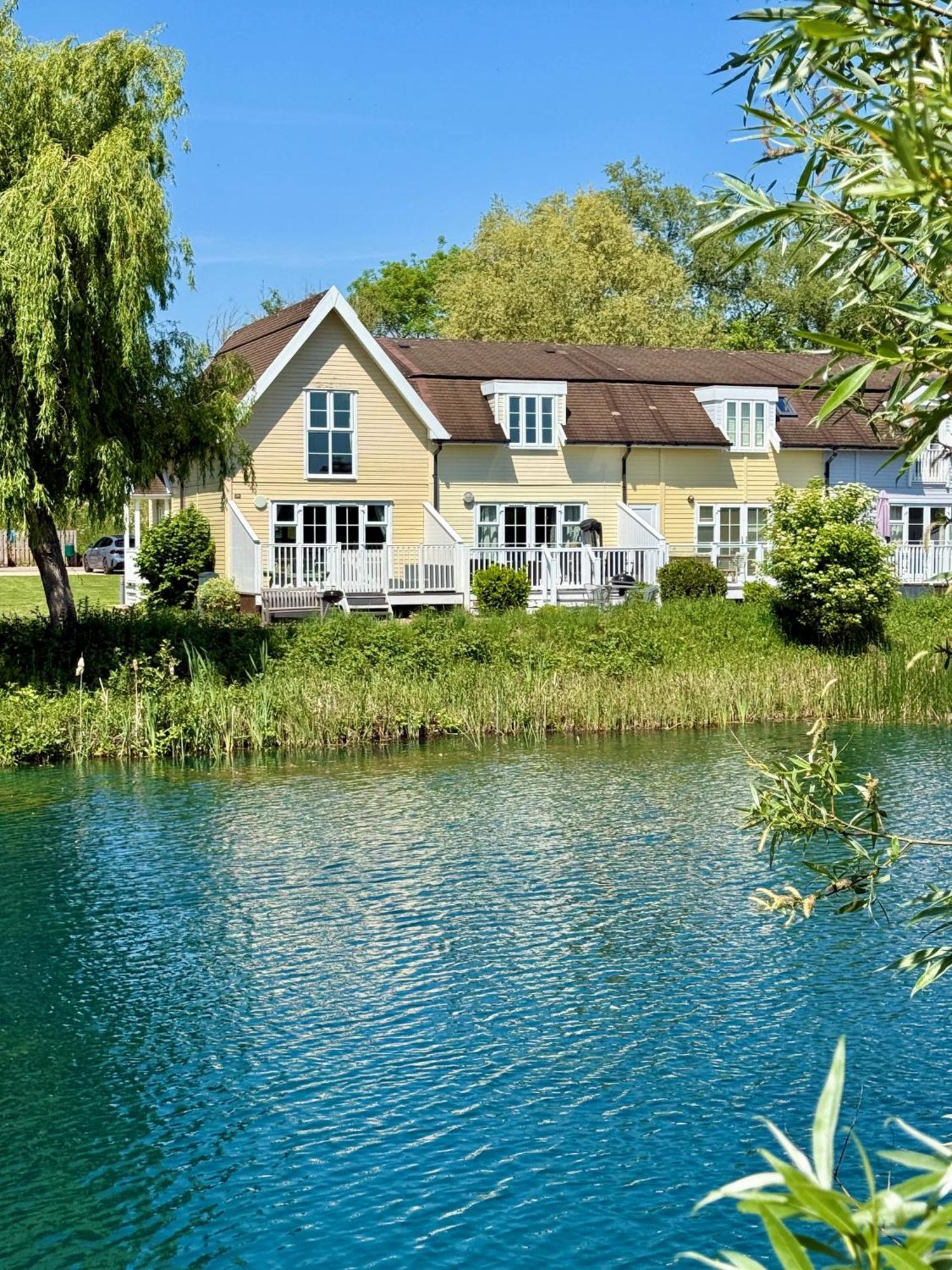 Emerald Lake House South Cerney Exteriör bild